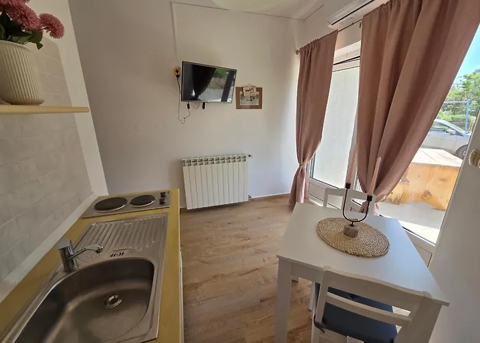 Leticia I Apartman *
