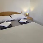 Leticia I Apartamento Baška